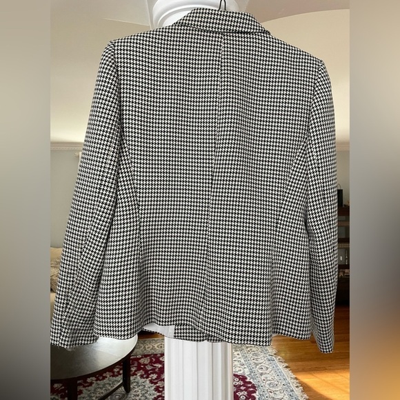 Thari women blazer in white, black and deep green size 10 . New no tag . - Picture 2 of 4